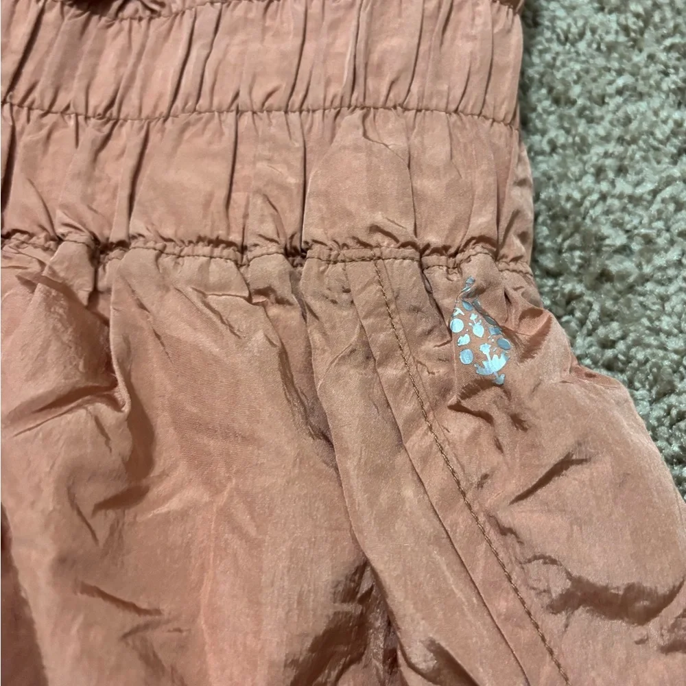 Free Peopke Shorts Apricot Size Medium - Picture 3 of 5